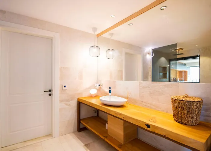 Deluxe Kalkan 卡斯